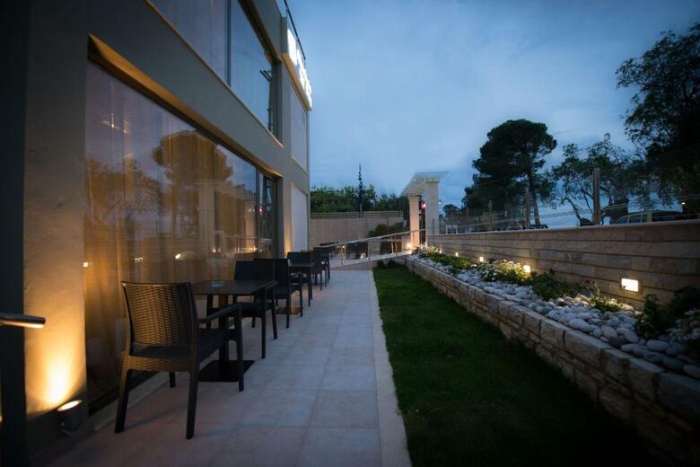 Aparthotel Mantinia Bay Hotel