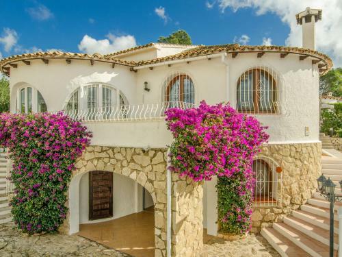 Gorgeous Villa With Private Pool And Near Golf Course And Beach
