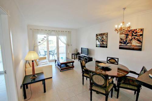 Hayley - Modern Apartment With Sea View In Benissa