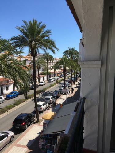 Avda De Las Palmeras Apartment