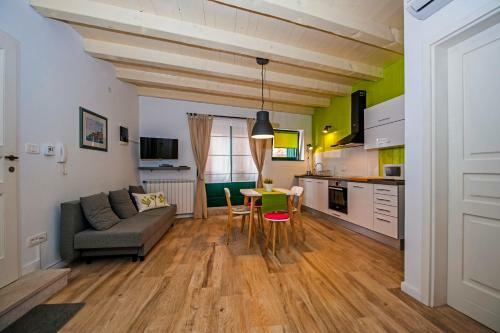 Luxury Two-bedroom Apartment