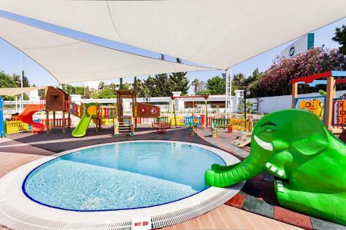 Hotel Karmir Resort & Spa