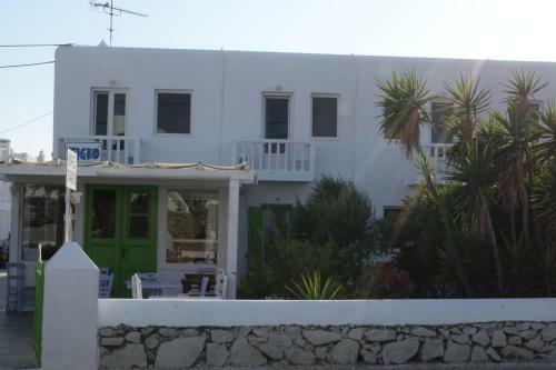 Hostal Hotel Skios