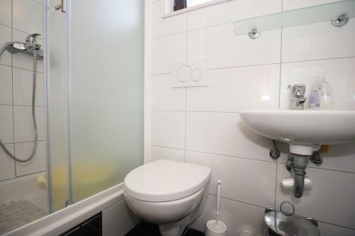 Hostal Obradovi? Rooms & Apartments