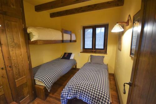 Casa En Bolvir, Jardin Y Piscina