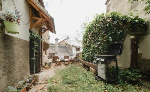 Borau - Casa 150m2 Con Jard�n Y Barbacoa