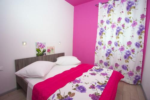 Apartments Marhela Jakov