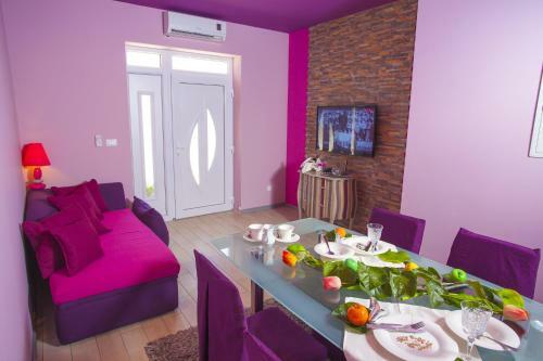 Apartments Marhela Jakov