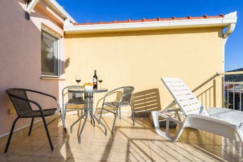 Apartments Neve