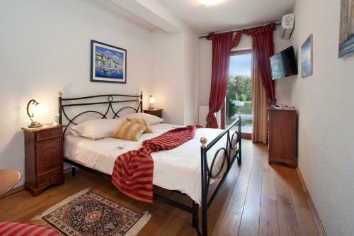 Hostal Villa Castello Rausch