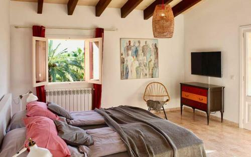 Lovely 4-bed House Close To Campos
