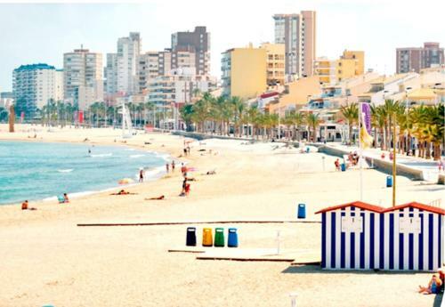 Apartamento Sunny Duplex In Front Of Campello Beach