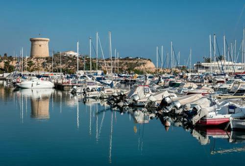 Apartamento Sunny Duplex In Front Of Campello Beach