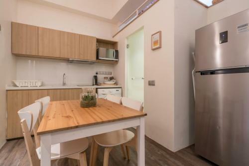 Hotel Vista Studio Loft Suites (Staycation Approved)