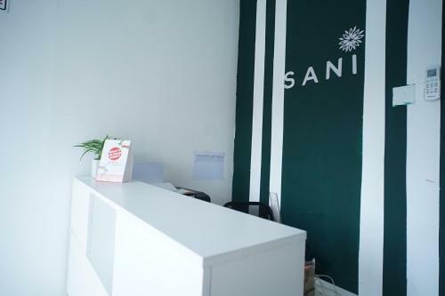 Hotel Reddoorz At Sani Guest House