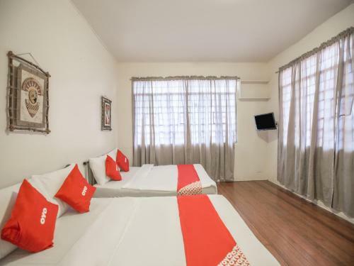 Hotel Vaccinated Staff - Oyo 588 Sunrock Resort