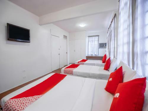 Hotel Vaccinated Staff - Oyo 588 Sunrock Resort