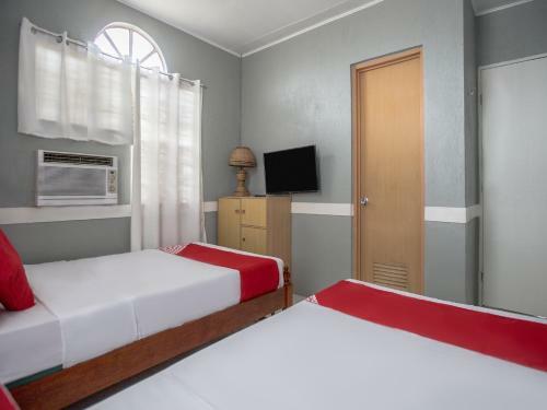 Hotel Vaccinated Staff - Oyo 588 Sunrock Resort