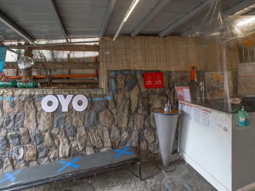 Hotel Vaccinated Staff - Oyo 588 Sunrock Resort