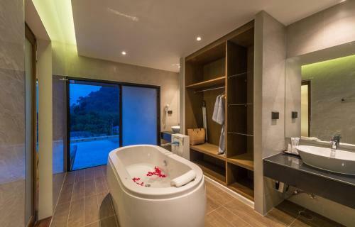 Hotel Cher?mantra? Aonang? Resort & Pool? Suite