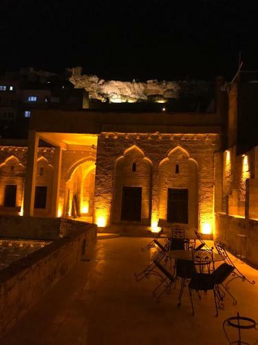 Hostal Kasr-i Abbas Hotel