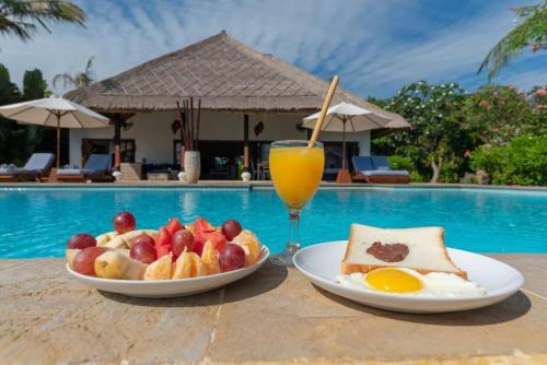 Villa Agus Mas - Serene & Calm Beachfront Villa!