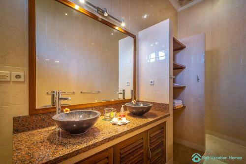 Villa Namast� - Beachfront At Lovina 10p, Pool, Bbq