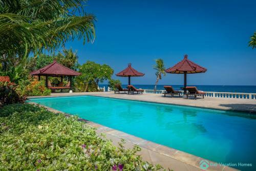 Villa Namast� - Beachfront At Lovina 10p, Pool, Bbq