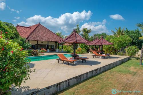 Villa Namast� - Beachfront At Lovina 10p, Pool, Bbq