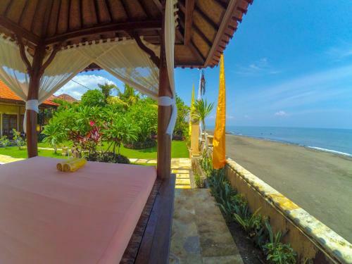Ocean Beachfront Villa Dini