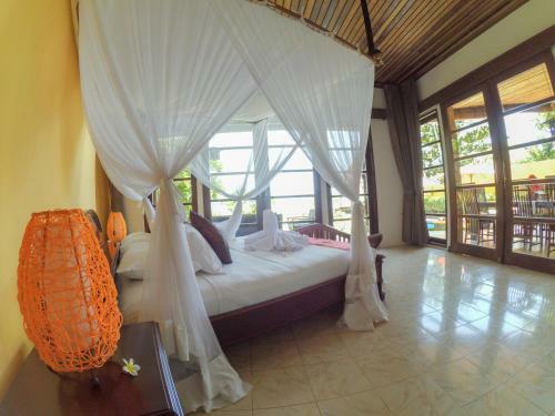 Ocean Beachfront Villa Dini