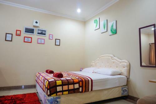 Larasmita Cisitu By Zenrra House