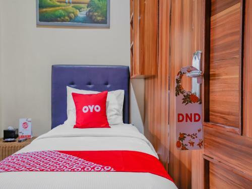 Oyo 90064 Hotel Salon Fora & Cafe