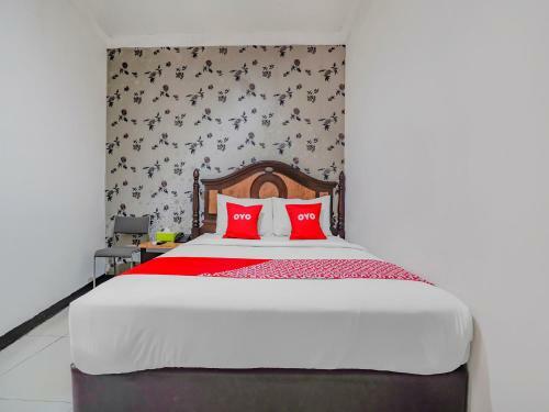 Oyo 90064 Hotel Salon Fora & Cafe