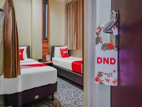 Oyo 90064 Hotel Salon Fora & Cafe
