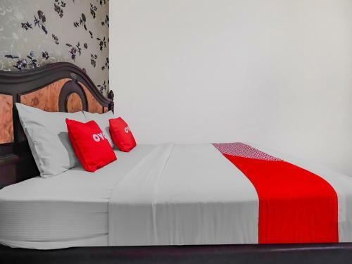 Oyo 90064 Hotel Salon Fora & Cafe