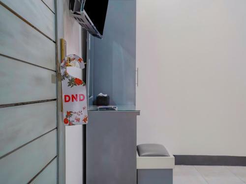 Oyo 90064 Hotel Salon Fora & Cafe