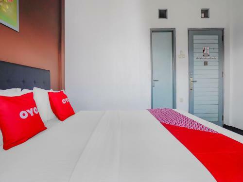Oyo 90064 Hotel Salon Fora & Cafe
