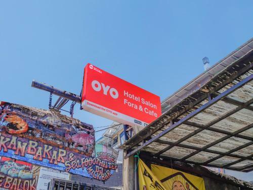 Oyo 90064 Hotel Salon Fora & Cafe