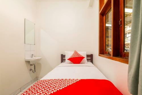 Hotel Vaccinated Staff - Oyo 2265 Bunga Bakung Residence
