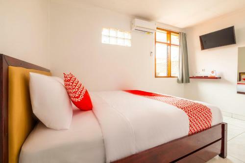 Hotel Vaccinated Staff - Oyo 2265 Bunga Bakung Residence