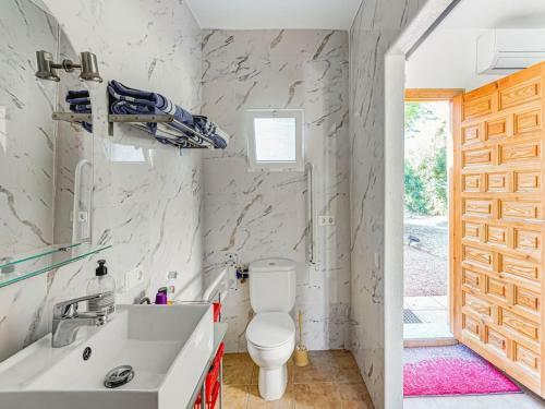 Detached Villa In Daya Vieja With Private Swimming Pool