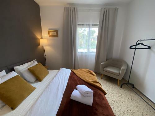 Charming Apartment In A Duplex With Garden & Balcony