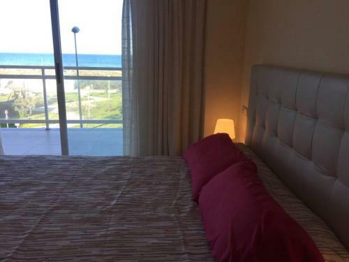 .apartamento 1a Linea de Playa + Piscina + Parking Daimus