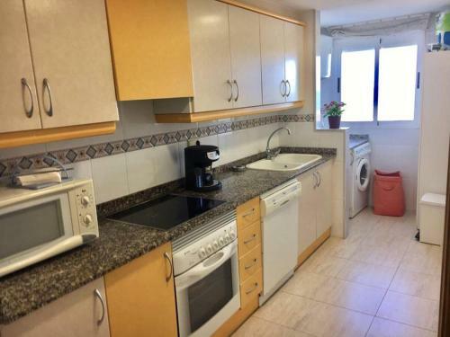 .apartamento 1a Linea de Playa + Piscina + Parking Daimus