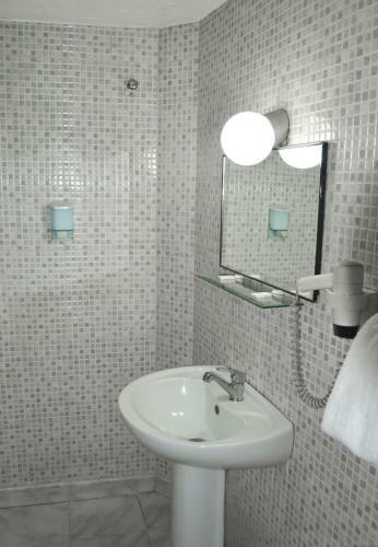 Yunus Hotel