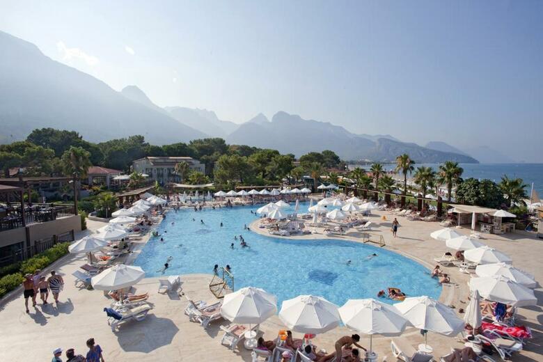 Hotel Crystal Flora Beach Resort