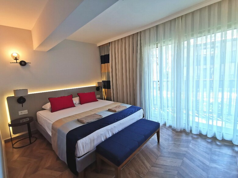 Hotel Crystal Flora Beach Resort
