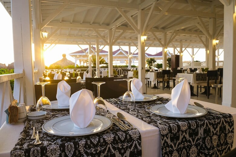 Hotel Crystal Flora Beach Resort