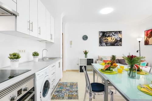 B18 Stunning 2 Bedroom Apartment En Los Abrigos